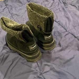 Size 9 1/2 sketcher black boots.